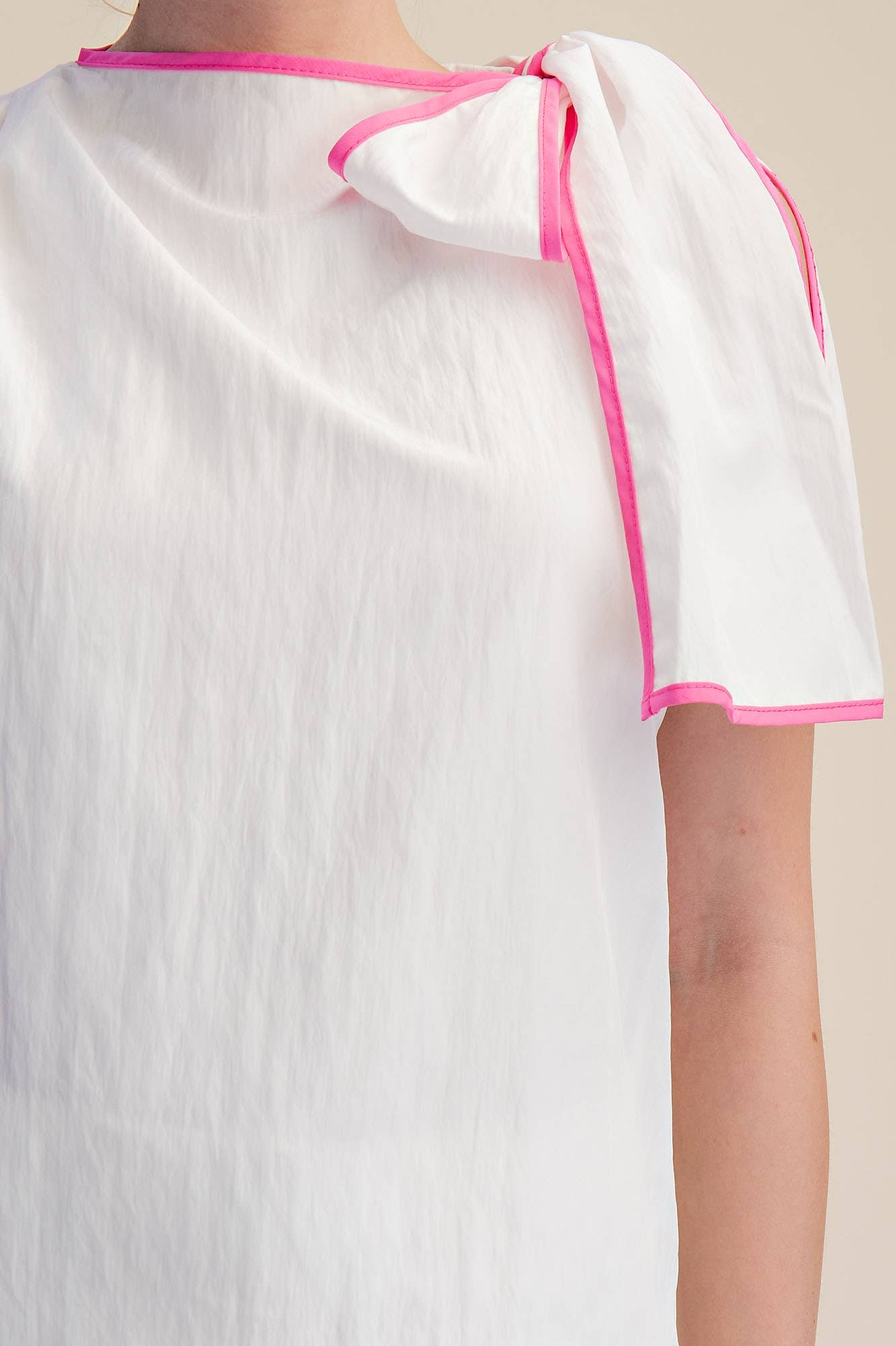 Asymmetric Pleated Shoulder Contrasting Bow Top: White / S