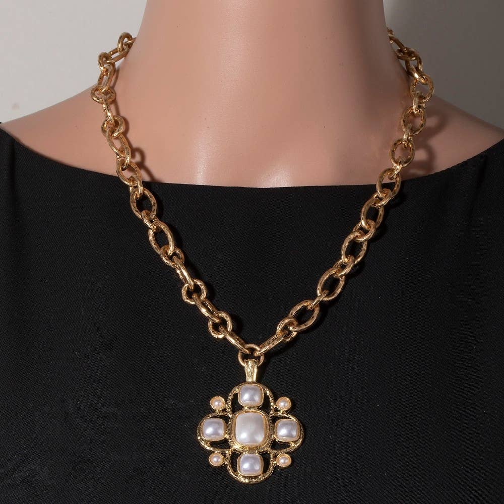 Chain Link Clover Stone Statement Necklace: PL