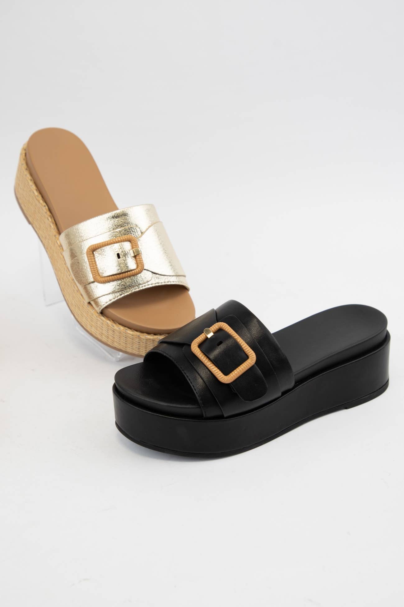 LULAH BUCKLE STRAP DESIGN PLATFORM SLIP-ON SANDALS: GOLD / B16