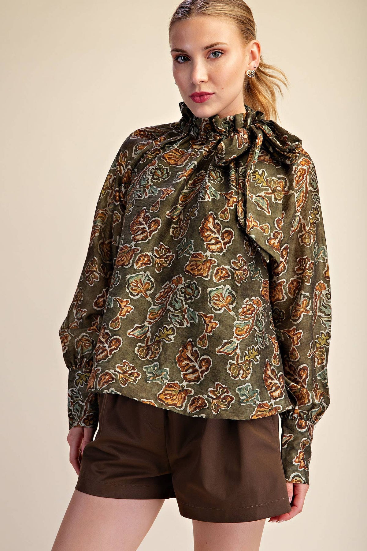 Ruffle Tie Neck Long Sleeve Print Blouse: Olive / L