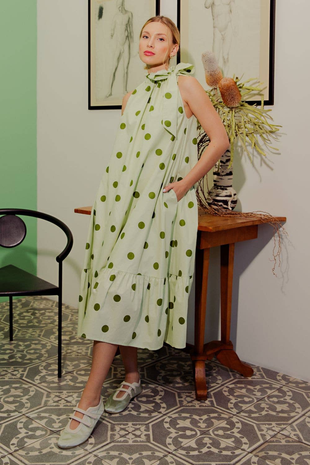 Ruffle Neck Tie Sleeveless Polka Dot Midi Dress: Blue / L
