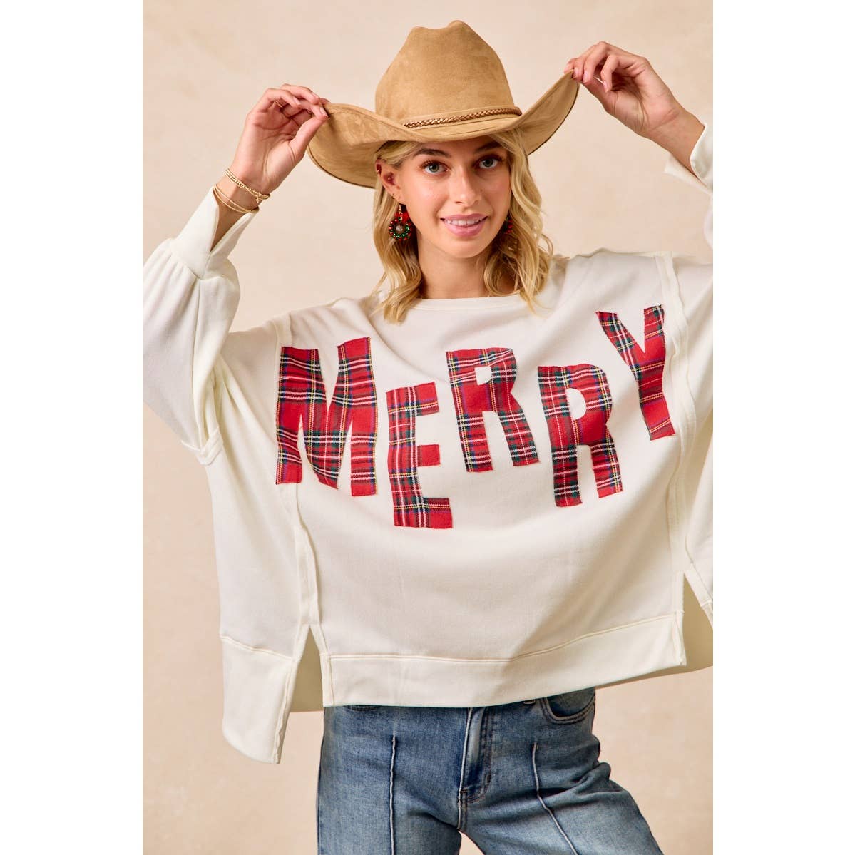 CHRISTMAS PLAID MERRY LETTERING FLEECE SWEATSHIRT: WHITE/RED PLAID / S