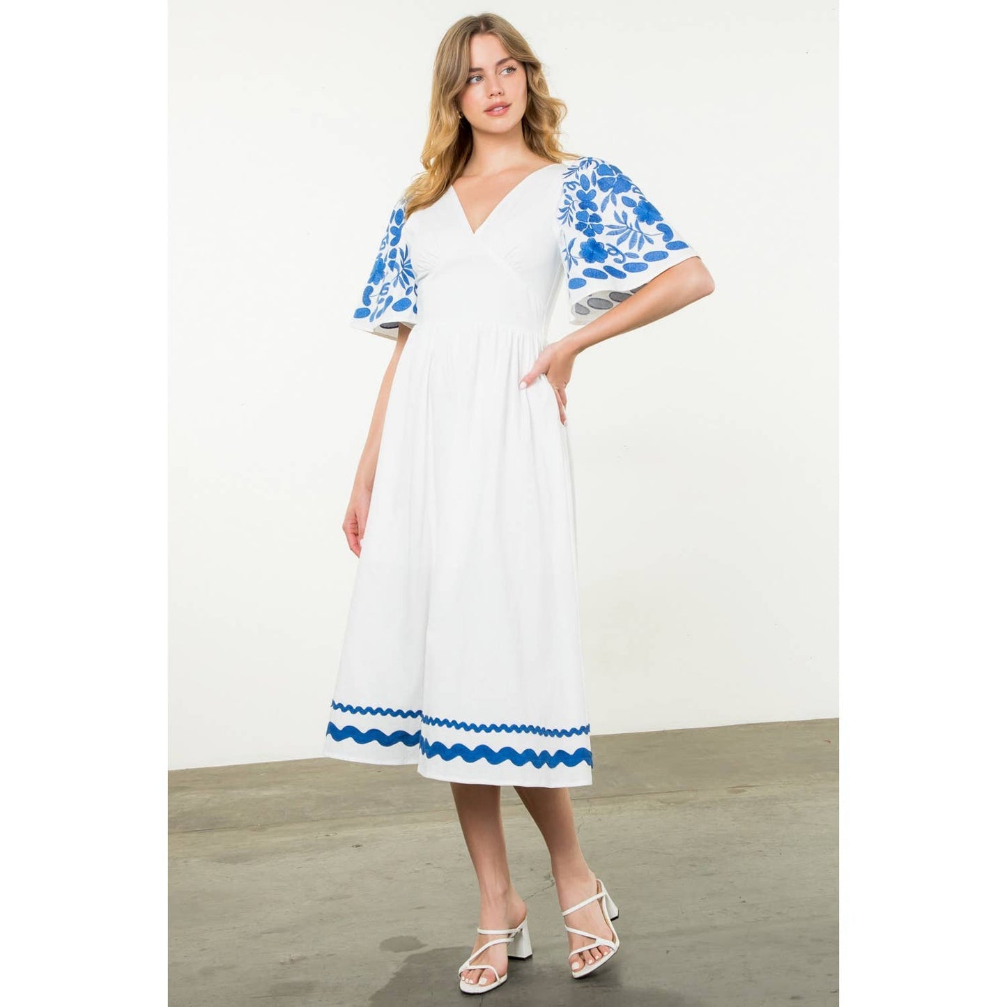Embroidered Detail Midi Dress: WHITE / XS-S-M-L(1-2-2-1)