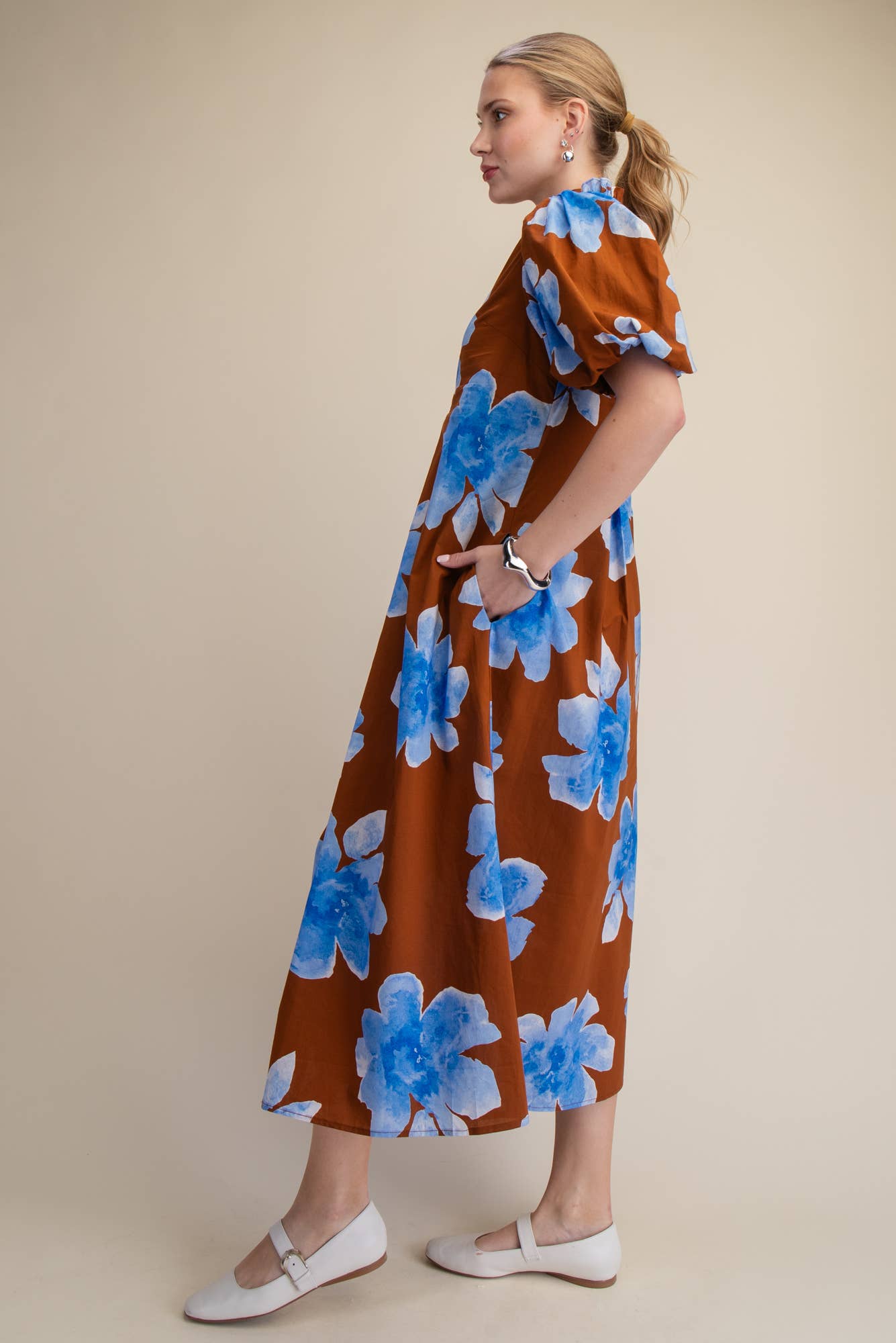 Ruffle V-Neck Puff Sleeve Waist Pleated Midi Dress: Sky / L