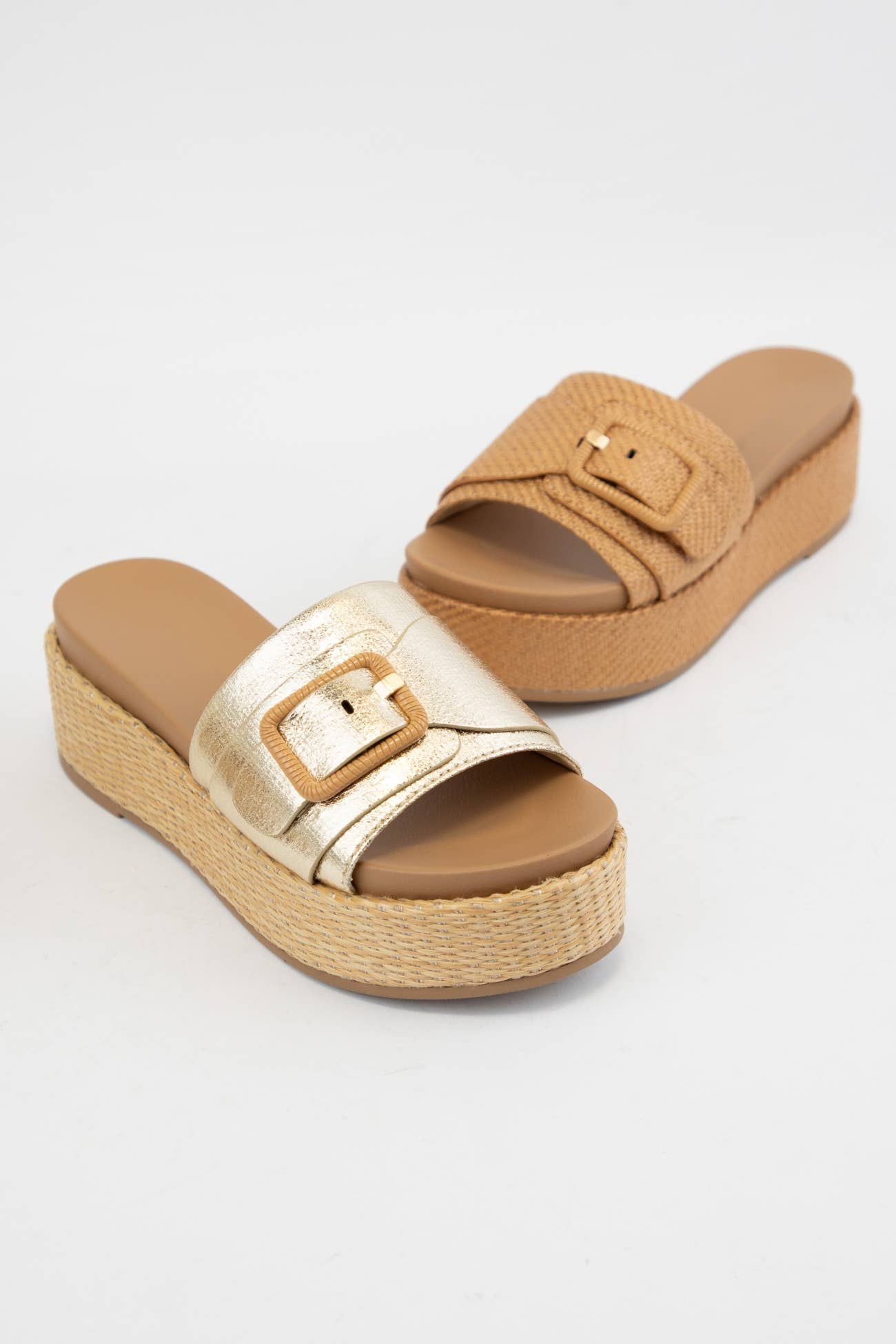 LULAH BUCKLE STRAP DESIGN PLATFORM SLIP-ON SANDALS: GOLD / B16