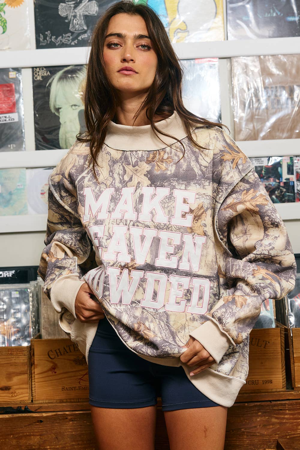IT2594E-HEAVEN | Camo Appliqué Embroidery  Sweatshirt: CAMO / S/M-L/XL (3-3)