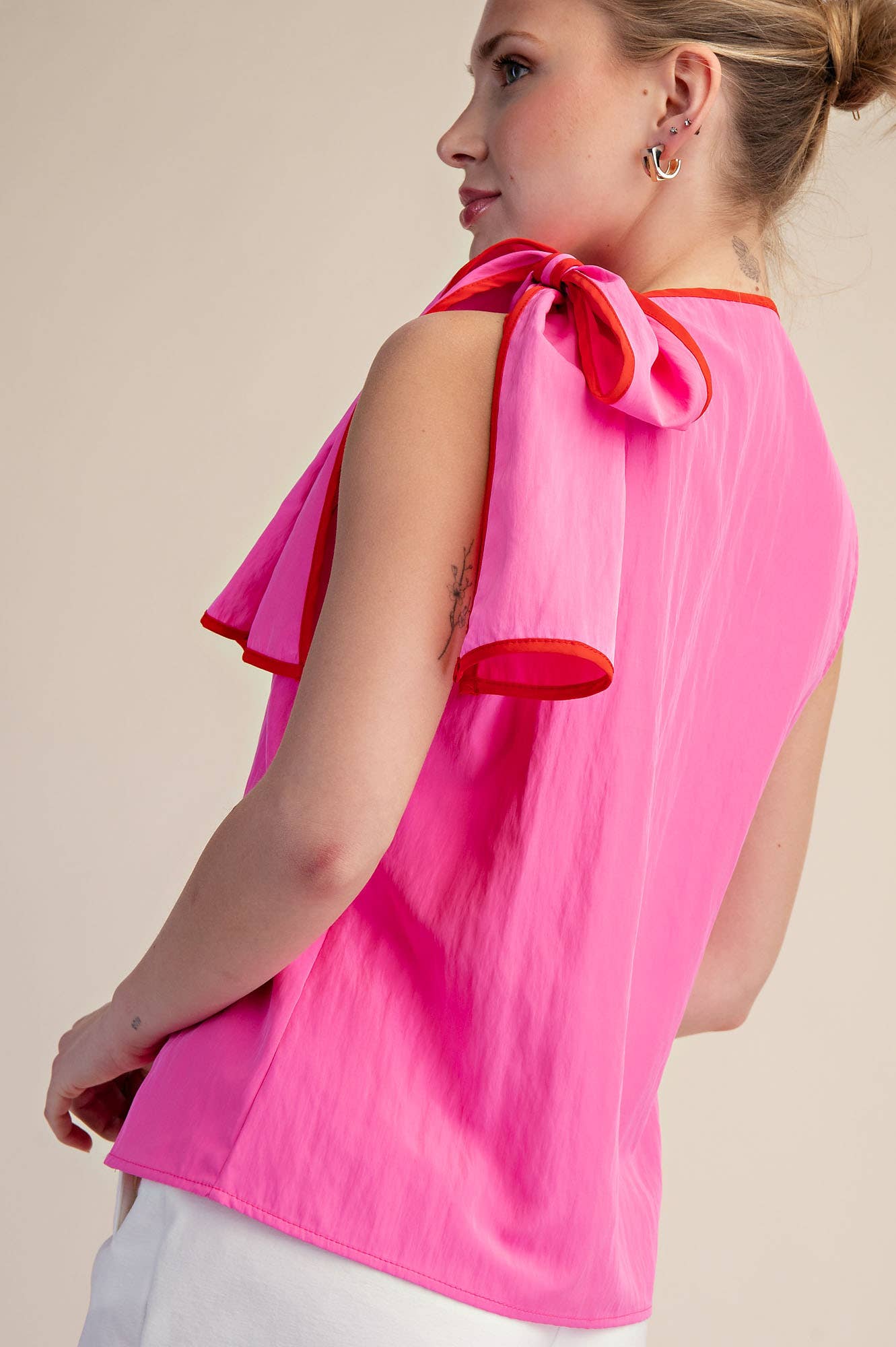 Asymmetric Pleated Shoulder Contrasting Bow Top: White / S