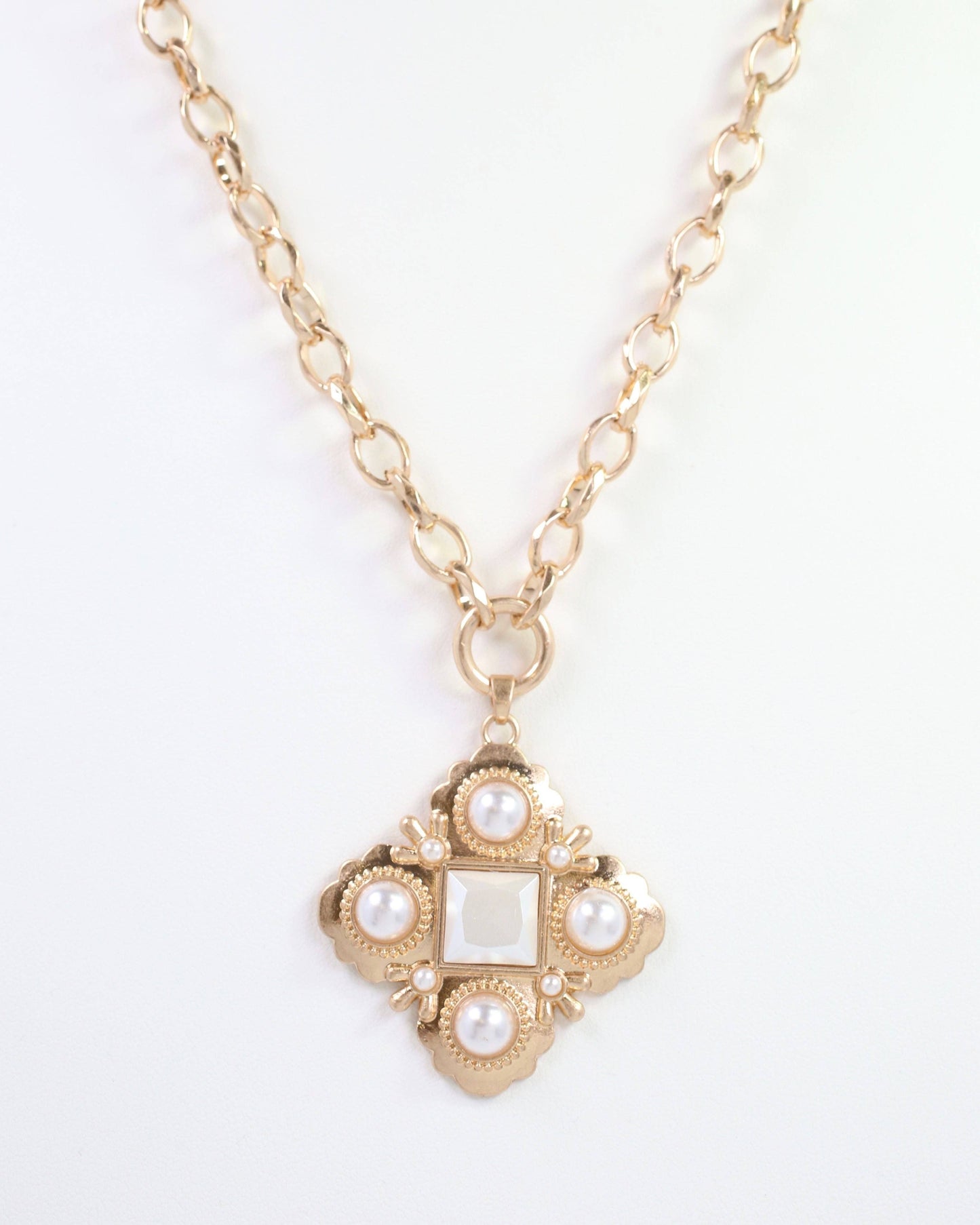 Bourke Pearl Clover Pendant Link Necklace Worn Gold: Default