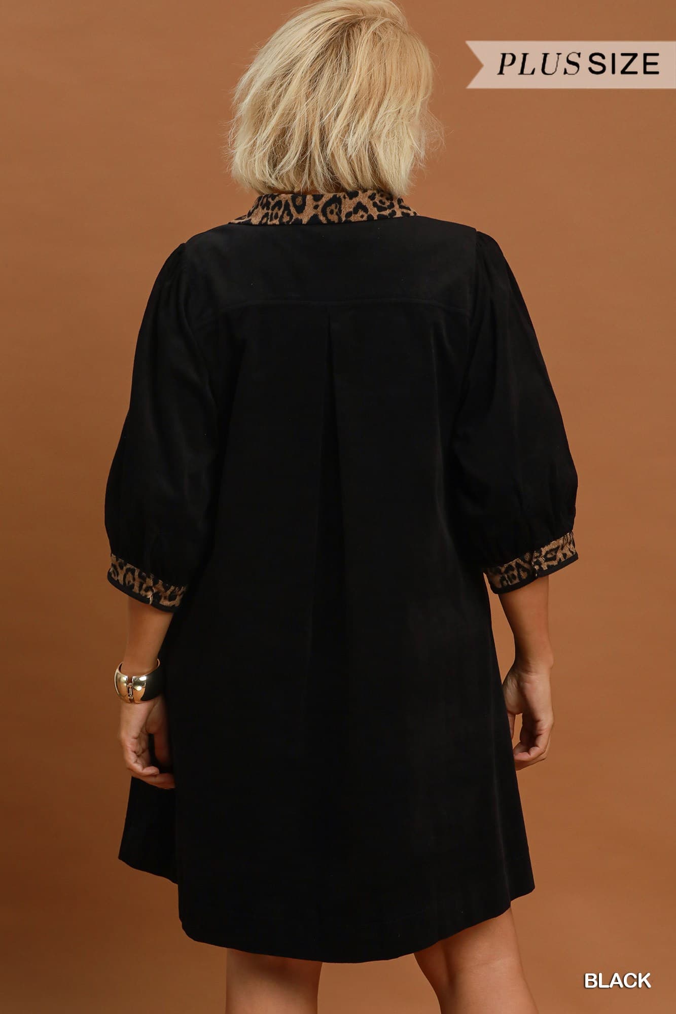 Plus V-neck Shift Dress With Contrast Trim: BROWN / 1-1-1(XL-1XL-2XL)