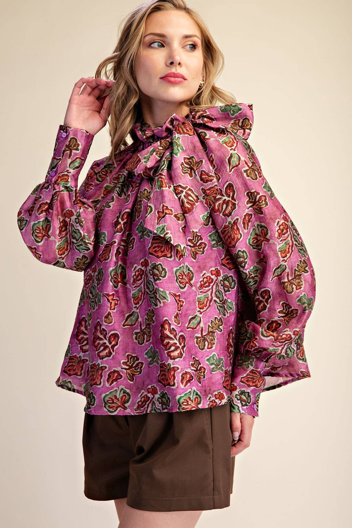 Ruffle Tie Neck Long Sleeve Print Blouse: Olive / S