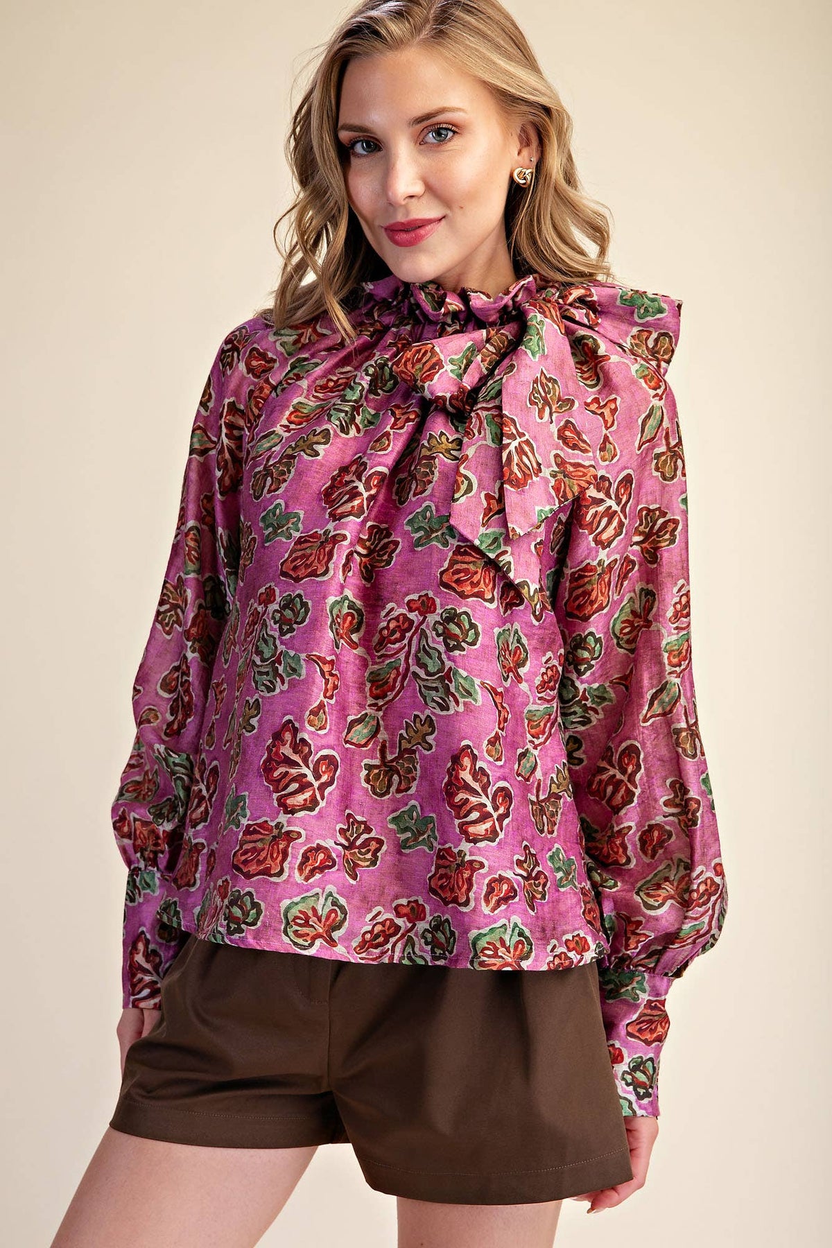 Ruffle Tie Neck Long Sleeve Print Blouse: Olive / S