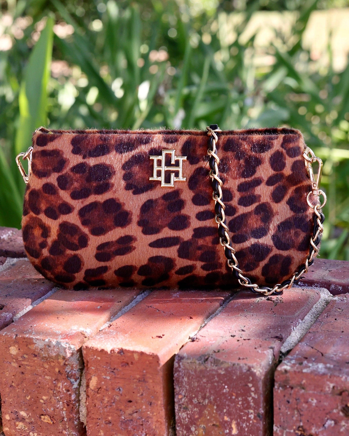 Livi Crossbody Spotted Saddle: Default