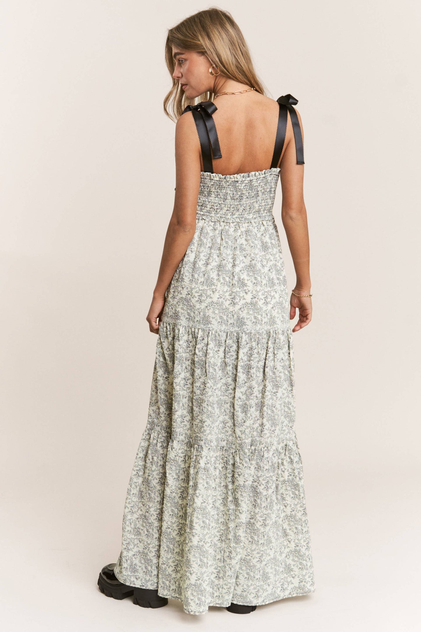 Empire Neck Line Floral Tiered Maxi Dress: Floral Blue / S