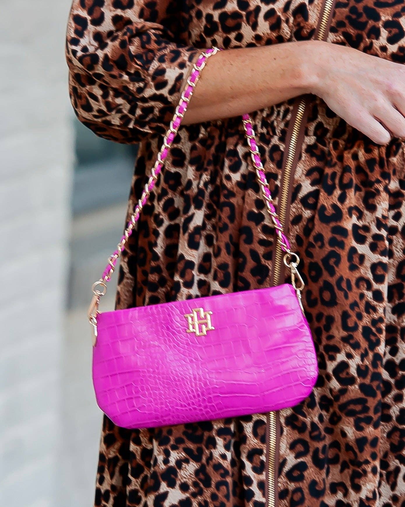 Livi Crossbody Hot Pink EC: Default