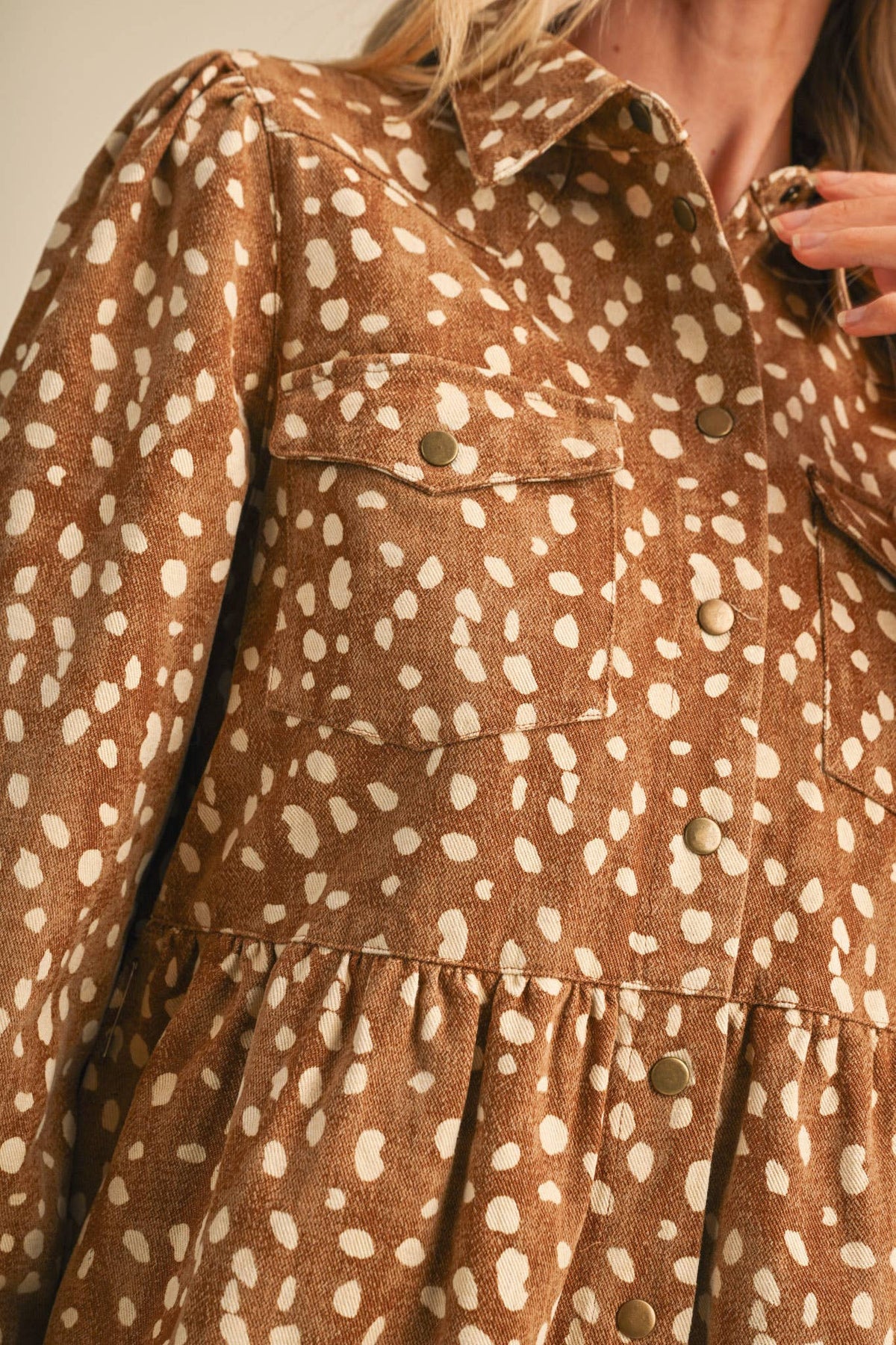 DENIM FAWN PRINT BUTTON DOWN MINI DRESS MDR5369: TAUPE ANIMAL / L
