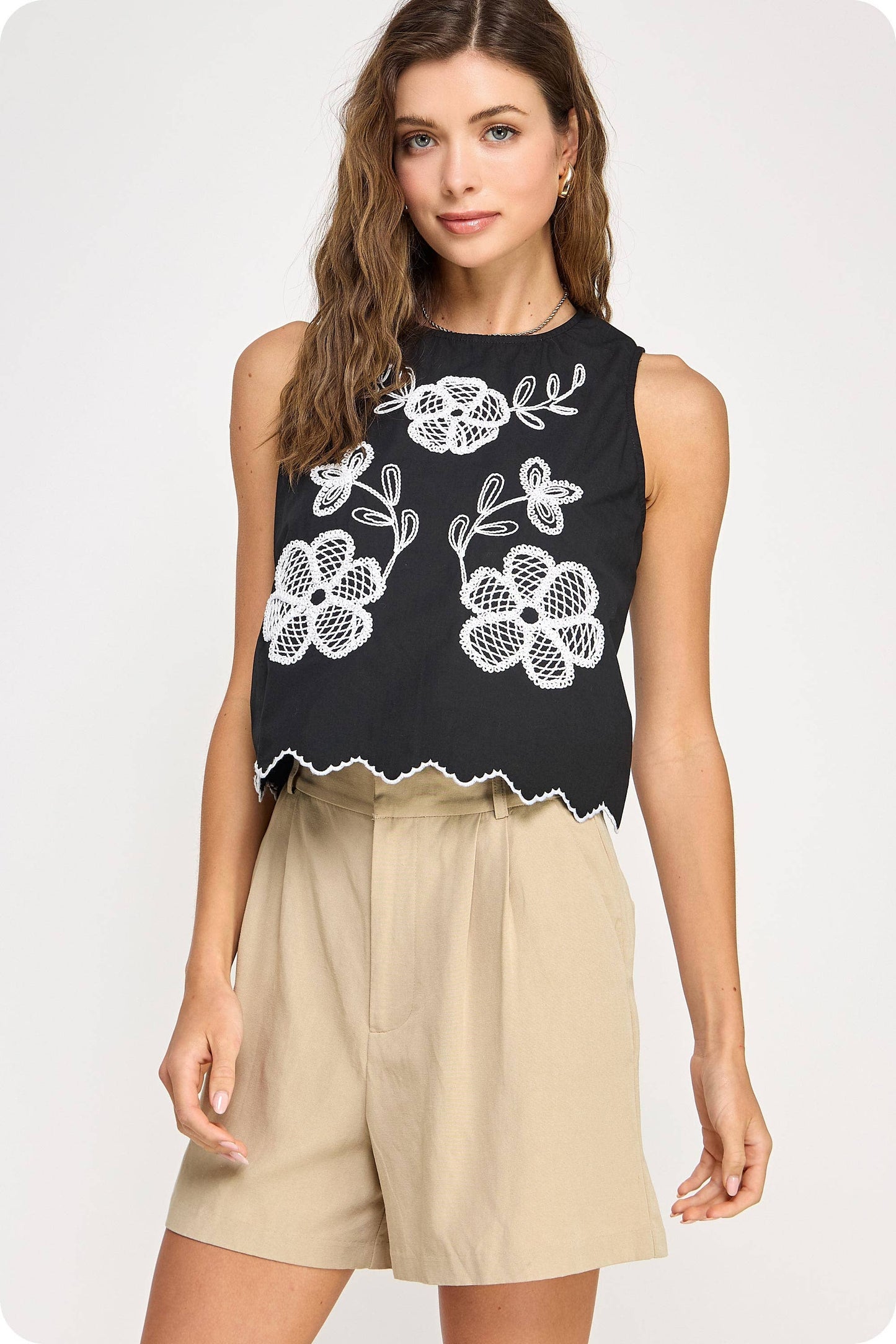 Floral Embroidery Sleeveless Top: Off White / M