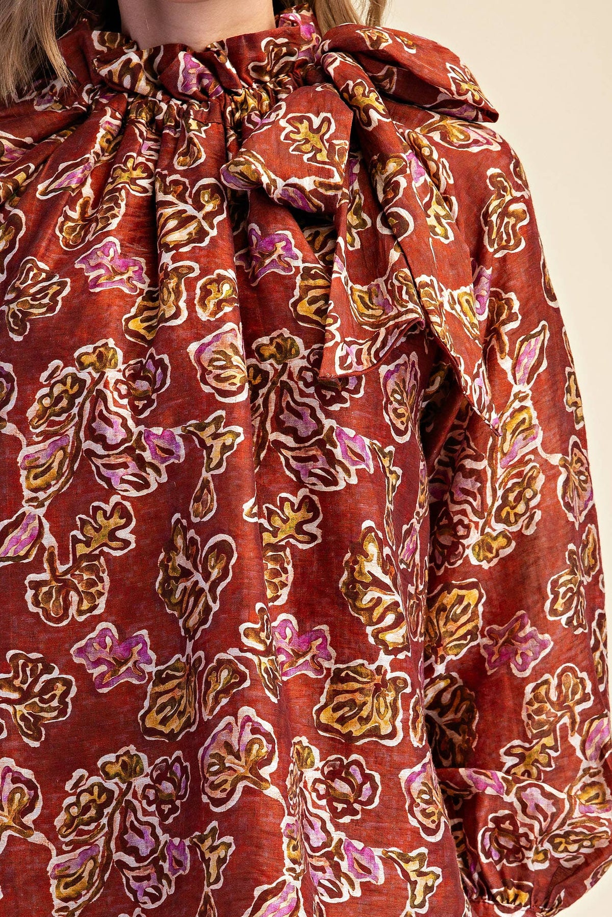 Ruffle Tie Neck Long Sleeve Print Blouse: Olive / S