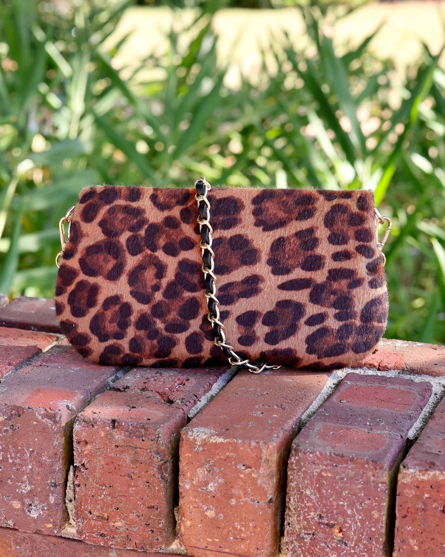 Livi Crossbody Spotted Saddle: Default