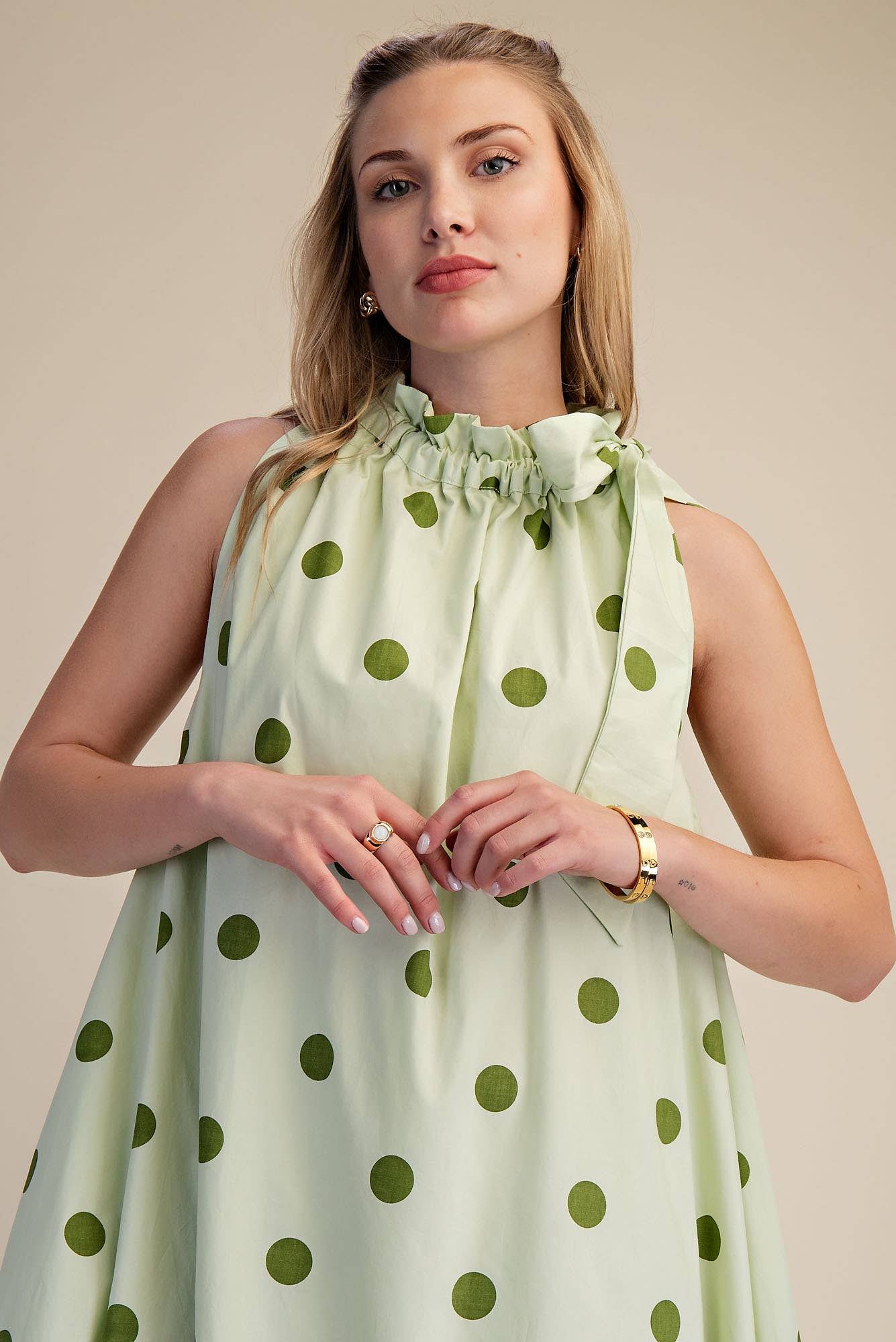 Ruffle Neck Tie Sleeveless Polka Dot Midi Dress: Blue / M