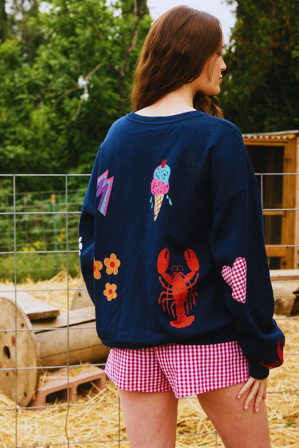 IT2537 'Somebody Loves You' Graphic Sweatshirts: NAVY / S-M-L (2-2-2)