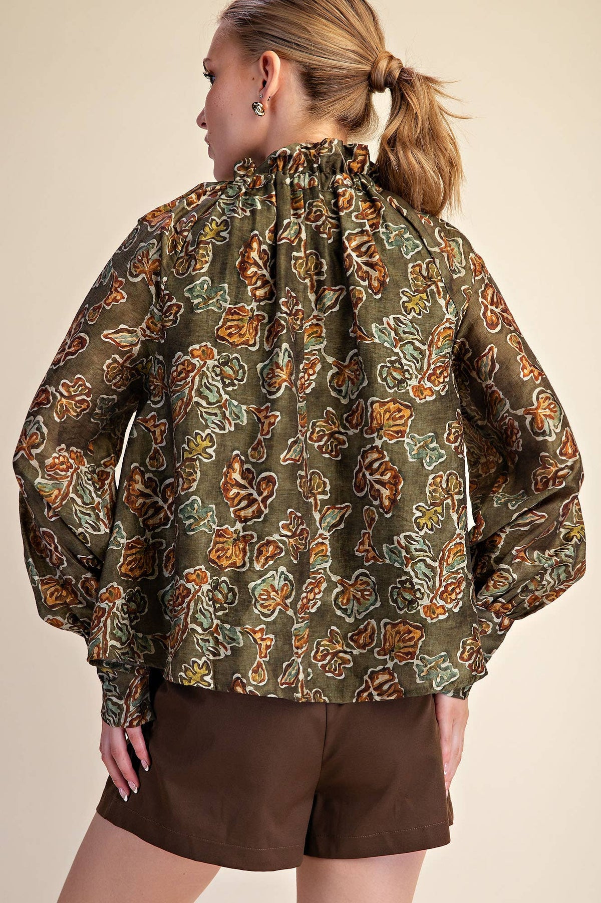 Ruffle Tie Neck Long Sleeve Print Blouse: Olive / M