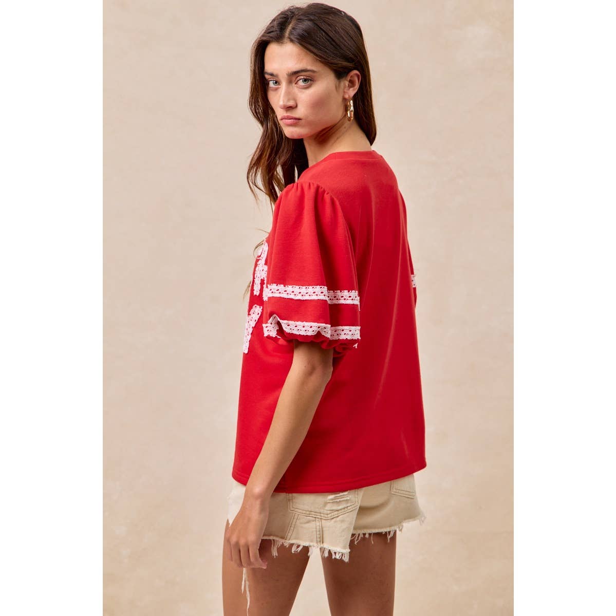 GAMEDAY THEME SLEEVE TOP WITH TOUCH DOWN PATCHWORK: RED / S