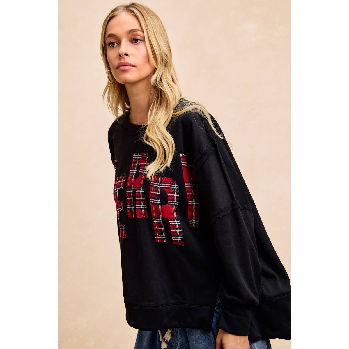 CHRISTMAS PLAID MERRY LETTERING FLEECE SWEATSHIRT: WHITE/RED PLAID / M