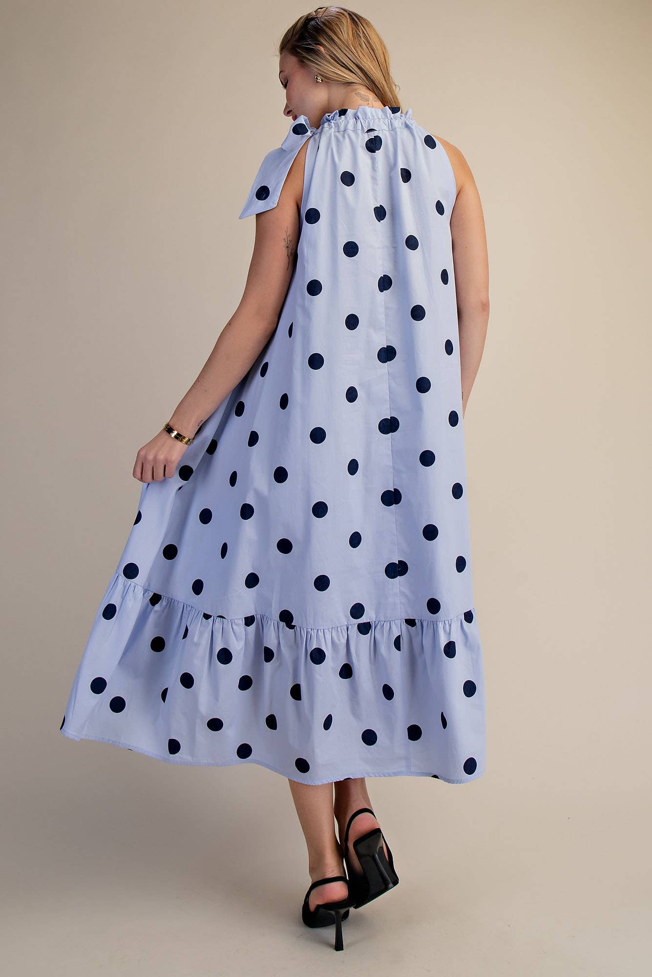 Ruffle Neck Tie Sleeveless Polka Dot Midi Dress: Blue / M