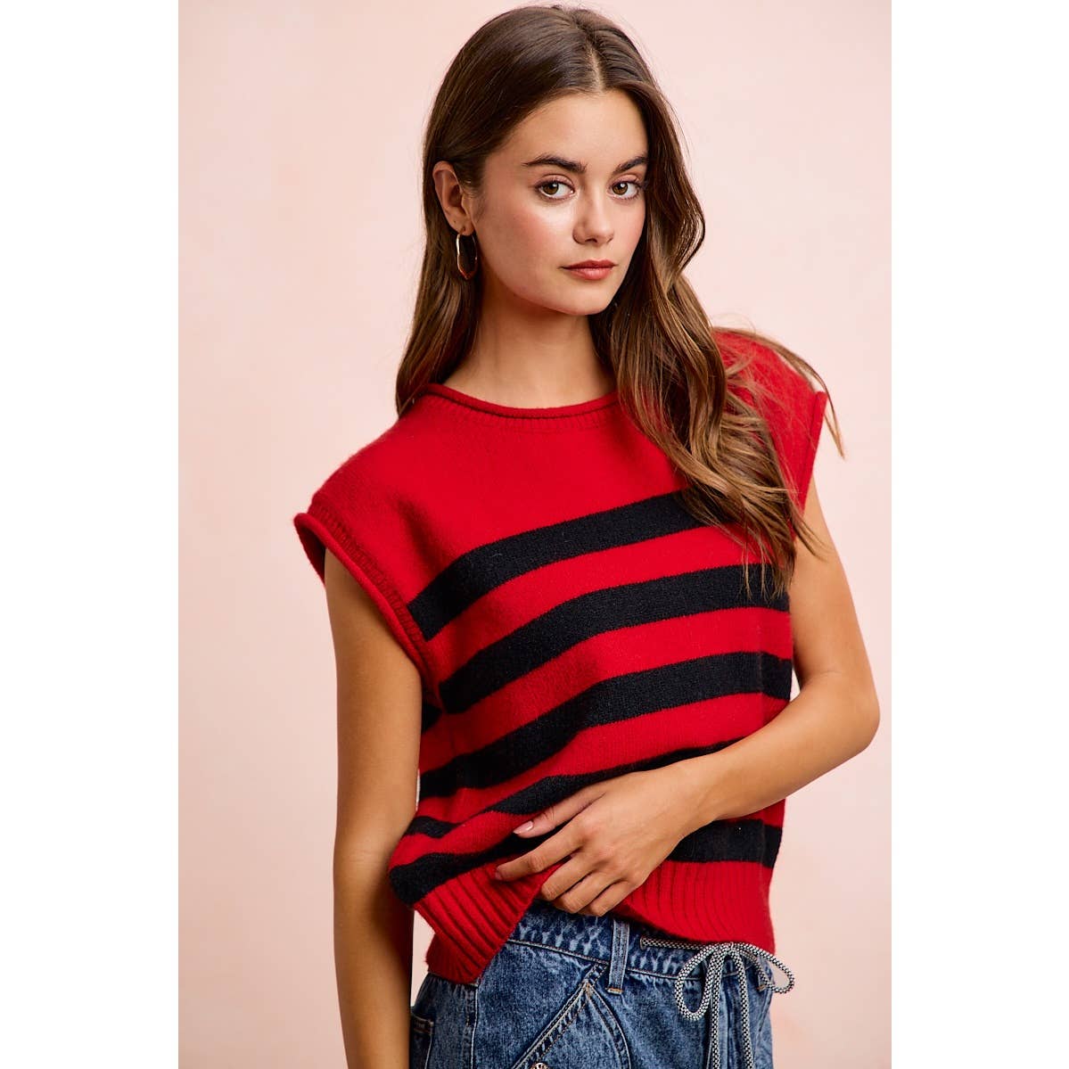 GAMEDAY THEME STRIPED SLEEVELESS KNIT TOP: RED/BLACK / S