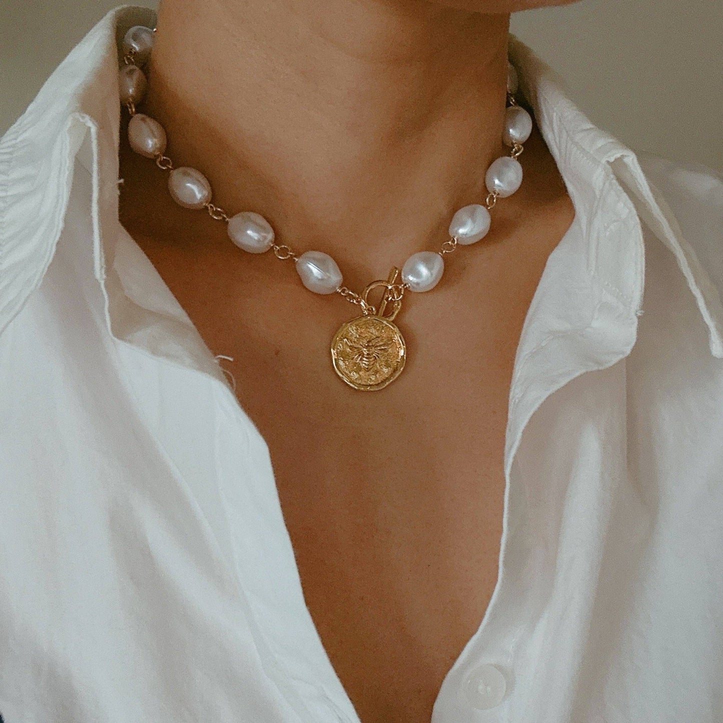 Golden Bee Baroque Necklace