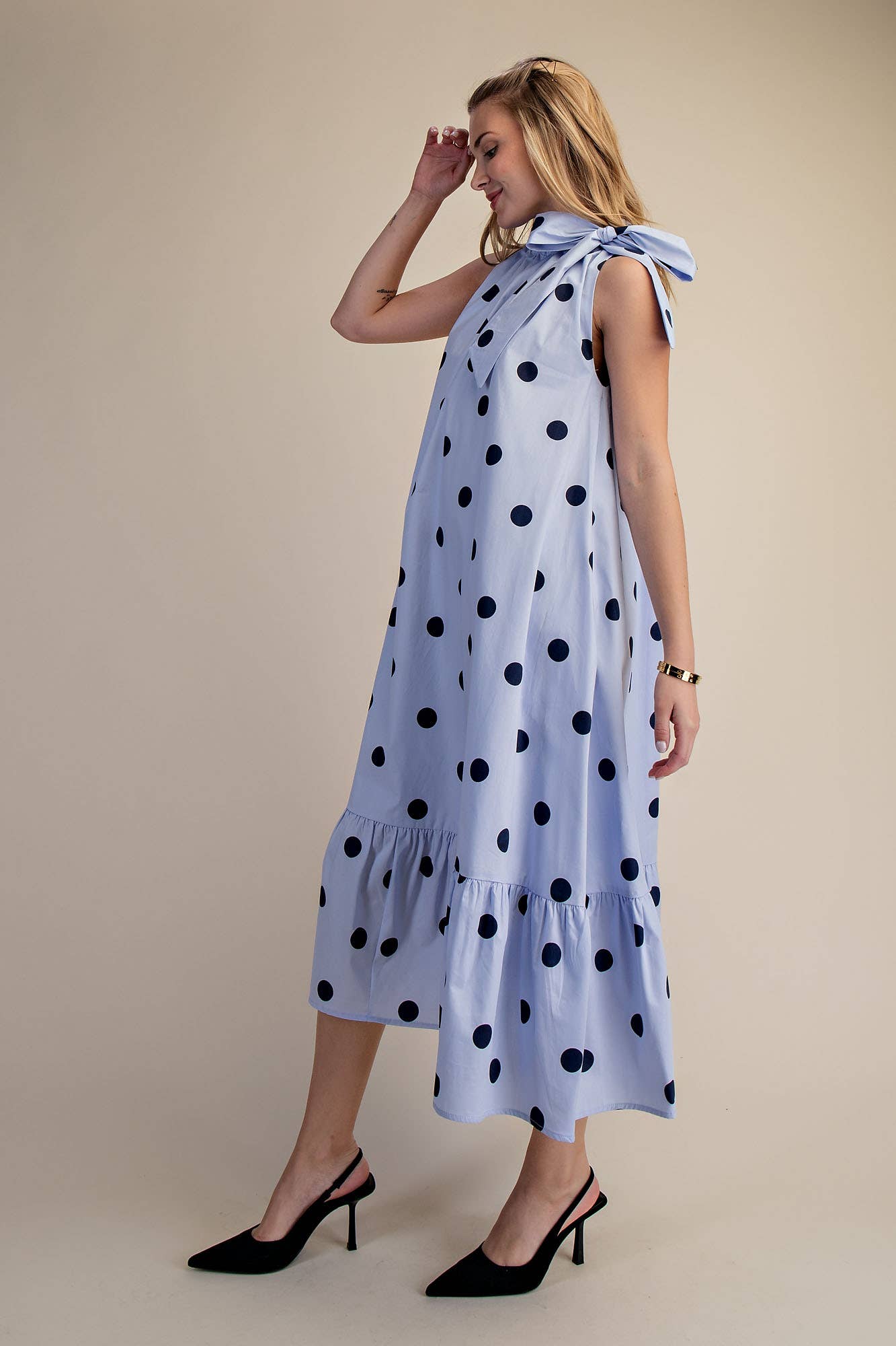 Ruffle Neck Tie Sleeveless Polka Dot Midi Dress: Blue / M