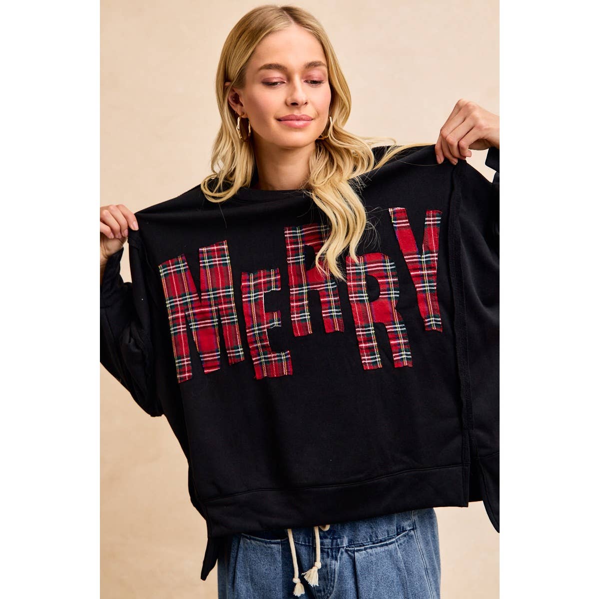 CHRISTMAS PLAID MERRY LETTERING FLEECE SWEATSHIRT: WHITE/RED PLAID / S