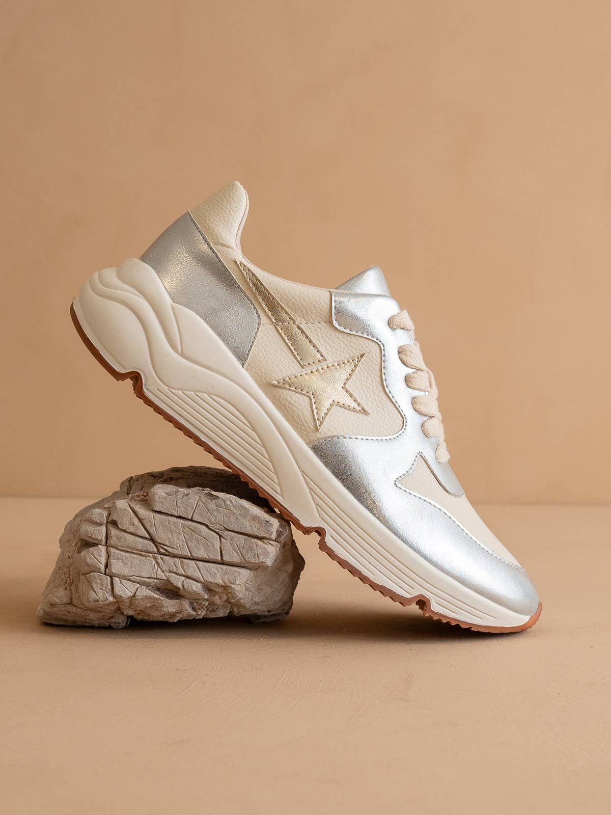 The Kaitlyn Silver | Shooting Star Sneaker: Silver / 9