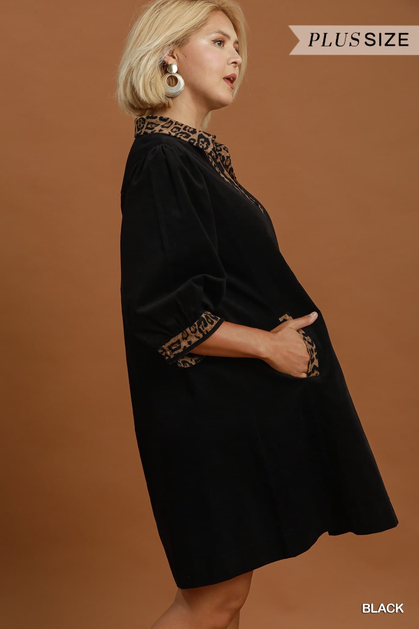 Plus V-neck Shift Dress With Contrast Trim: BROWN / 1-1-1(XL-1XL-2XL)
