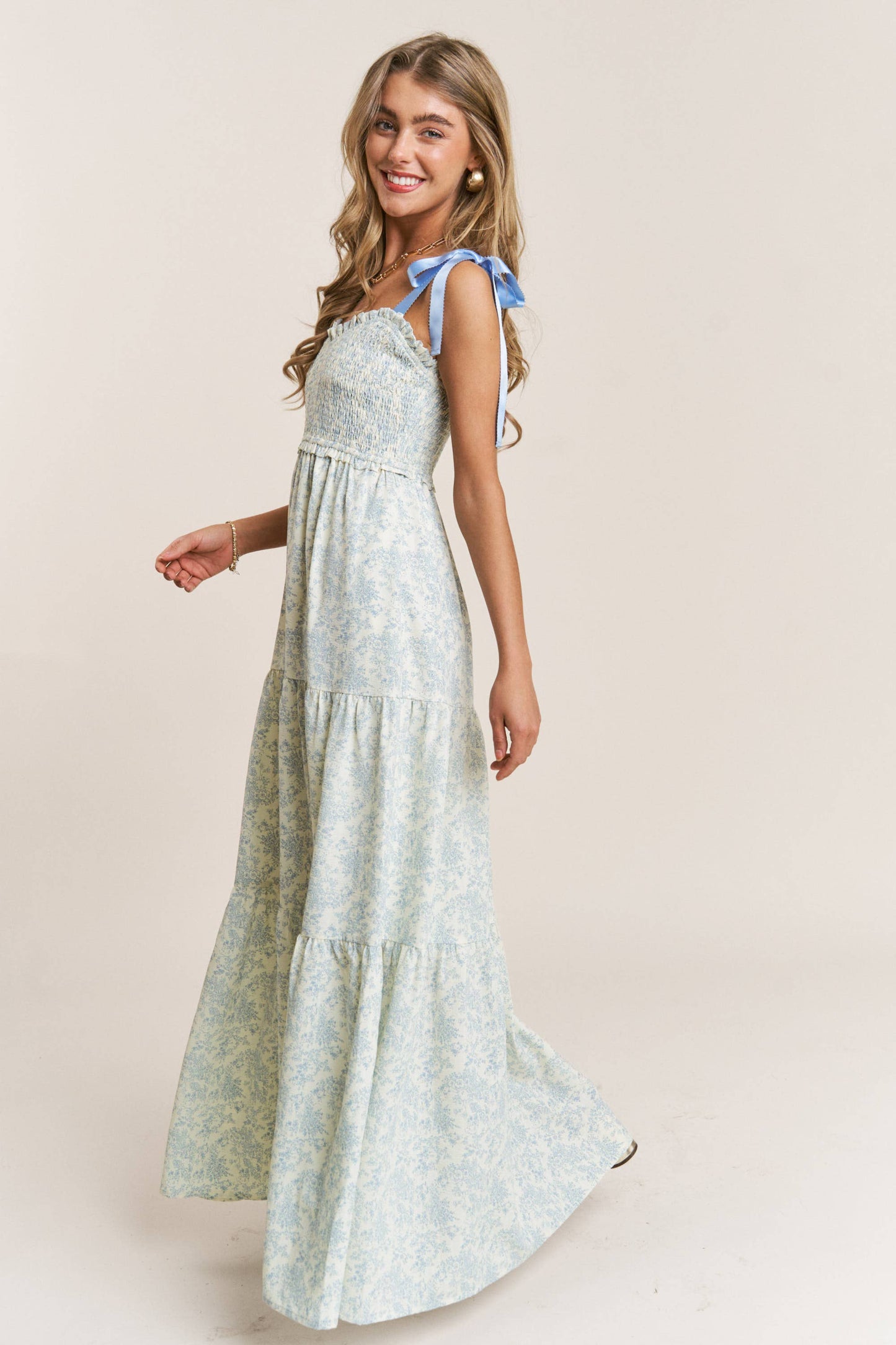 Empire Neck Line Floral Tiered Maxi Dress: Floral Blue / L