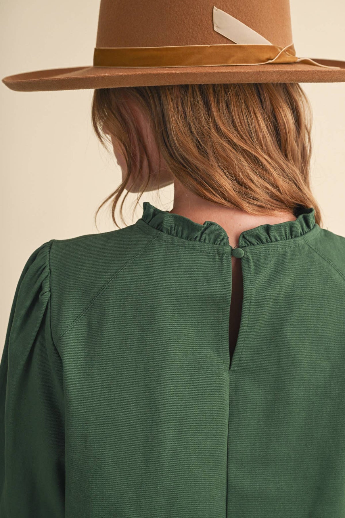 EMBROIDERED CUT-OUT HEM LONG SLEEVE TOP MTP5195: SAGE GARDEN / M