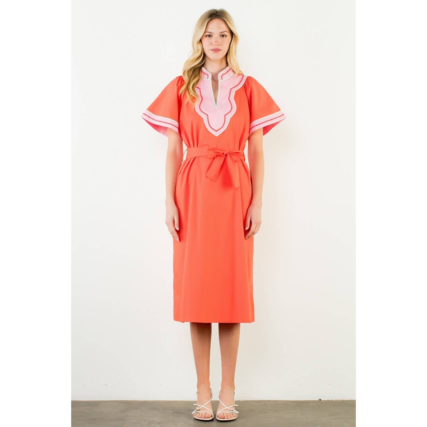 Short Sleeve Trimmed V-Neck Belted Dress: RED / XS-S-M-L(1-2-2-1)