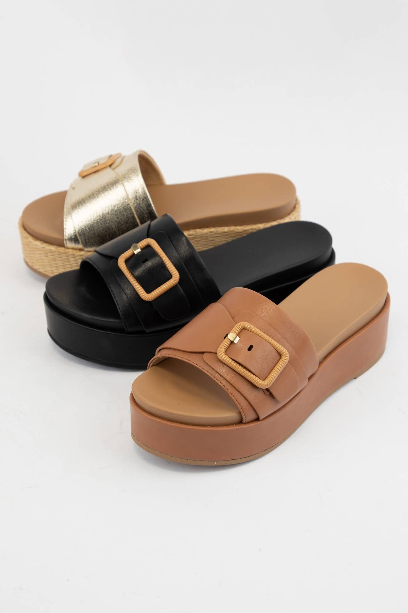 LULAH BUCKLE STRAP DESIGN PLATFORM SLIP-ON SANDALS: GOLD / B16