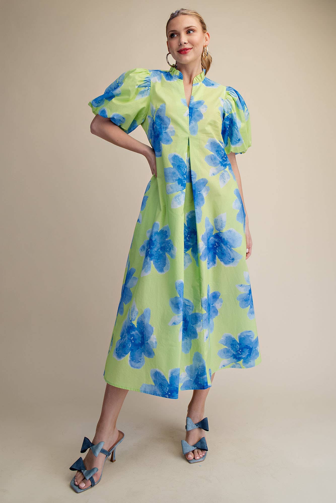 Ruffle V-Neck Puff Sleeve Waist Pleated Midi Dress: Sky / M