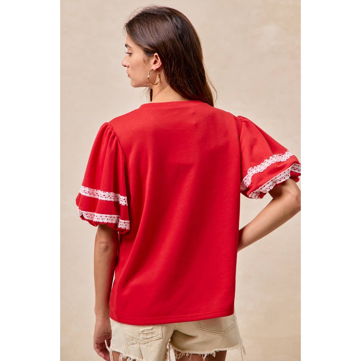 GAMEDAY THEME SLEEVE TOP WITH TOUCH DOWN PATCHWORK: RED / S