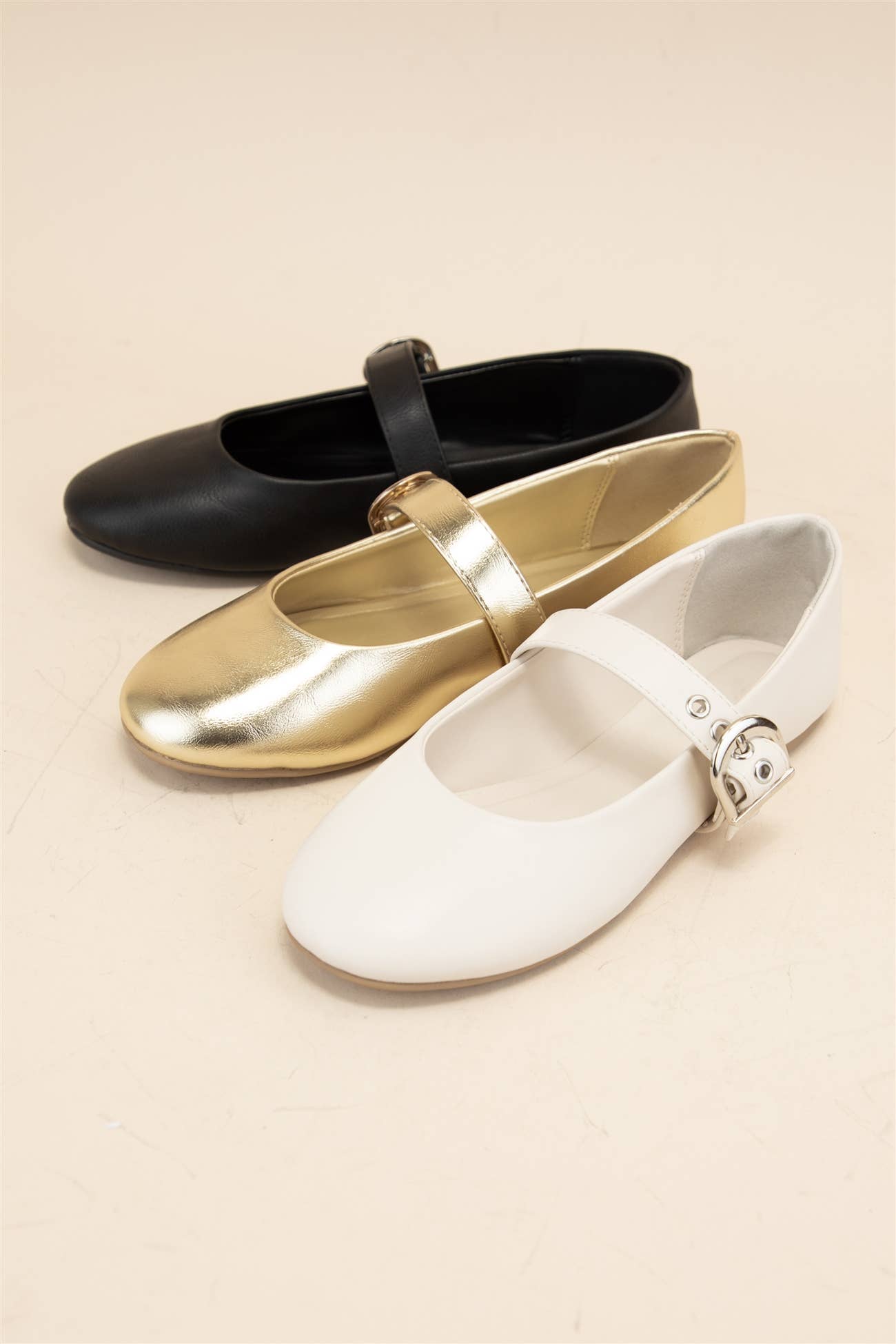 SEESAW ROUND TOE BUKKLED STRAP MARY JANE FLAT : GOLD / 10