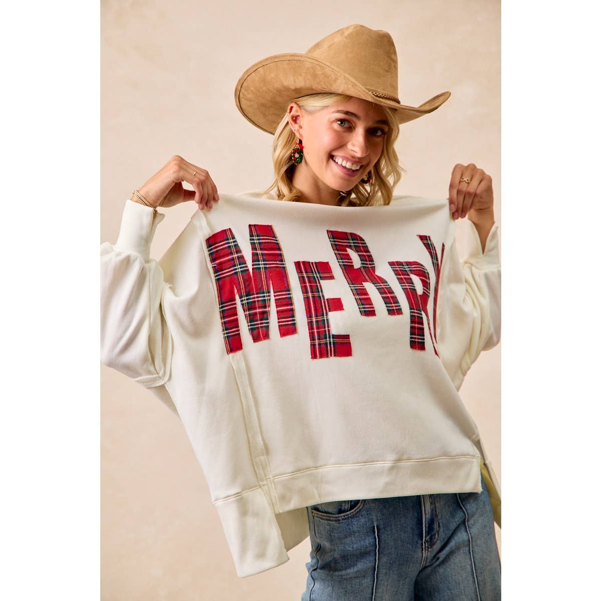 CHRISTMAS PLAID MERRY LETTERING FLEECE SWEATSHIRT: WHITE/RED PLAID / S