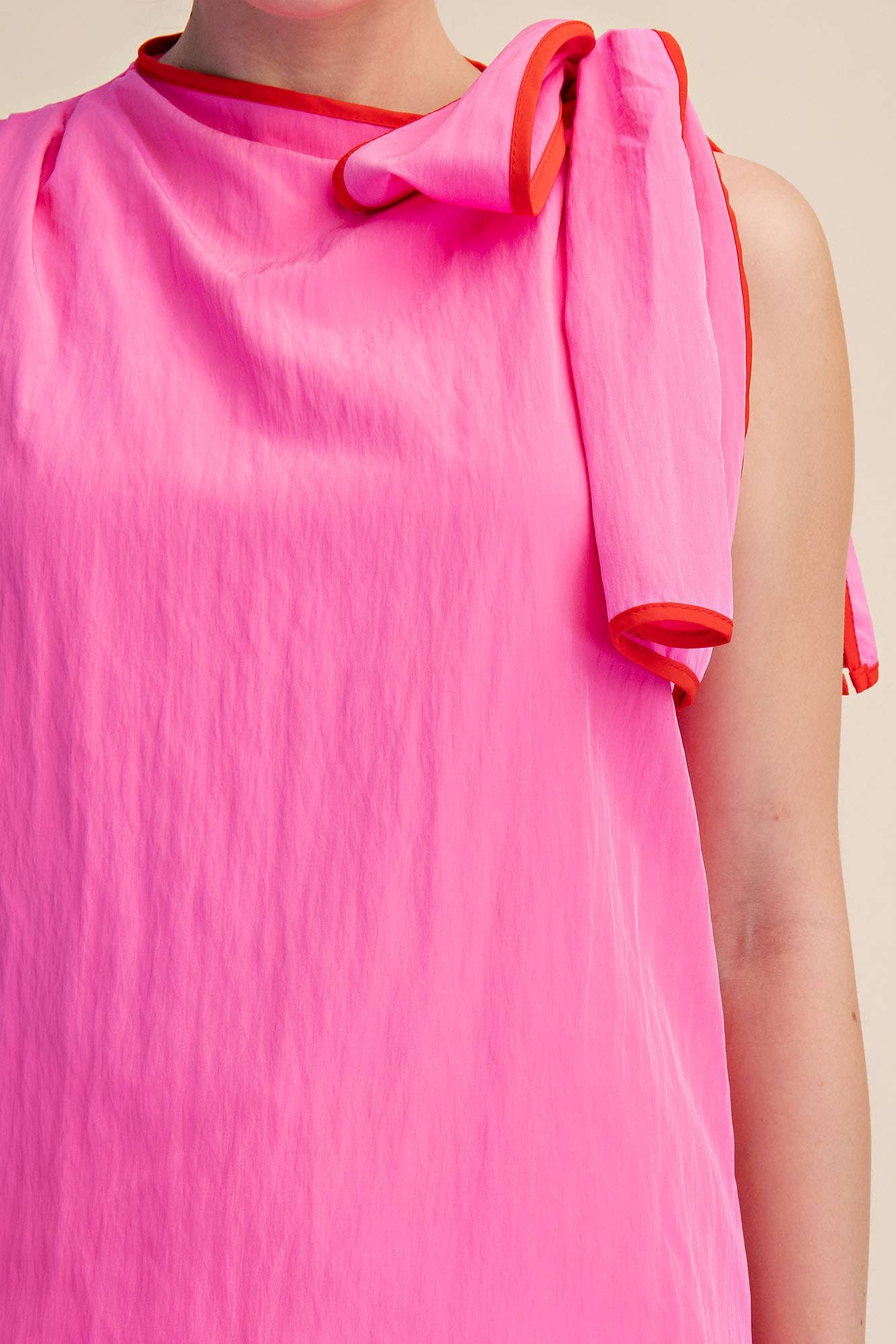 Asymmetric Pleated Shoulder Contrasting Bow Top: White / L