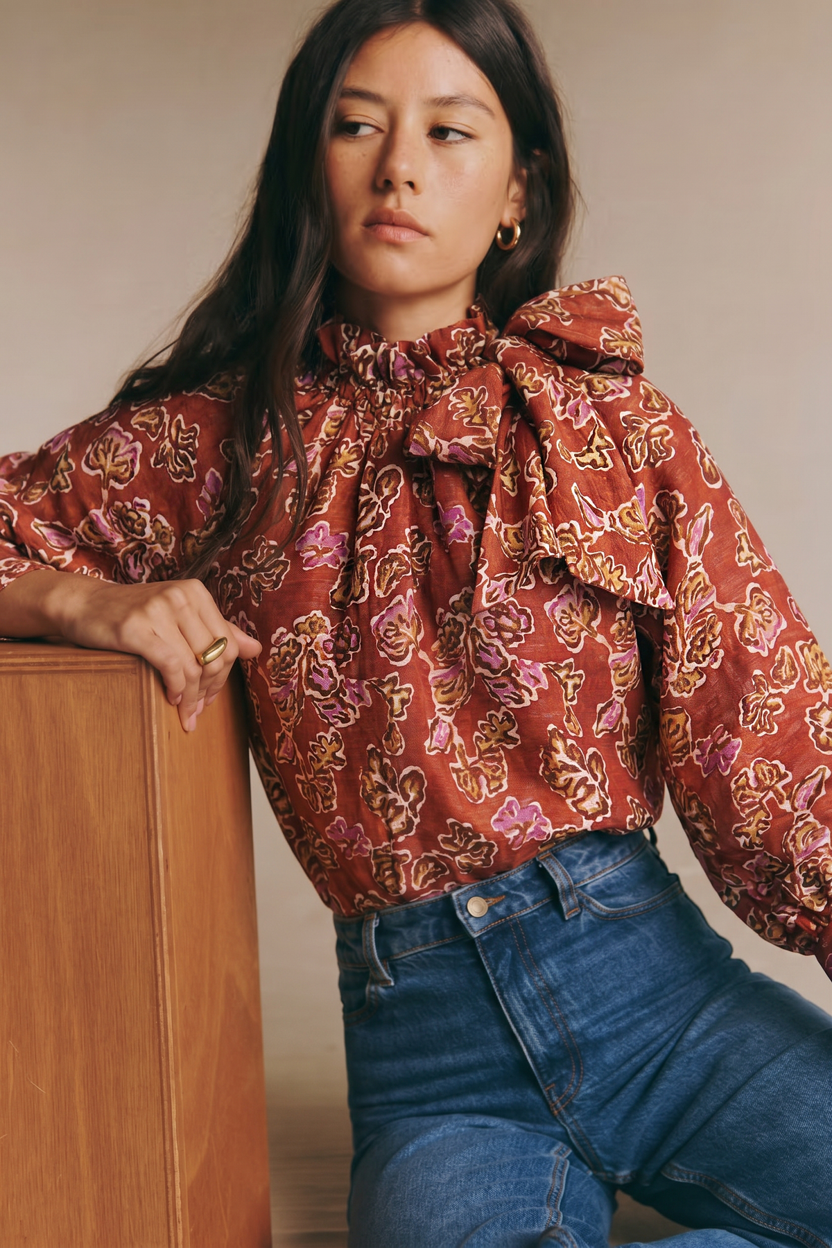 Ruffle Tie Neck Long Sleeve Print Blouse: Olive / S