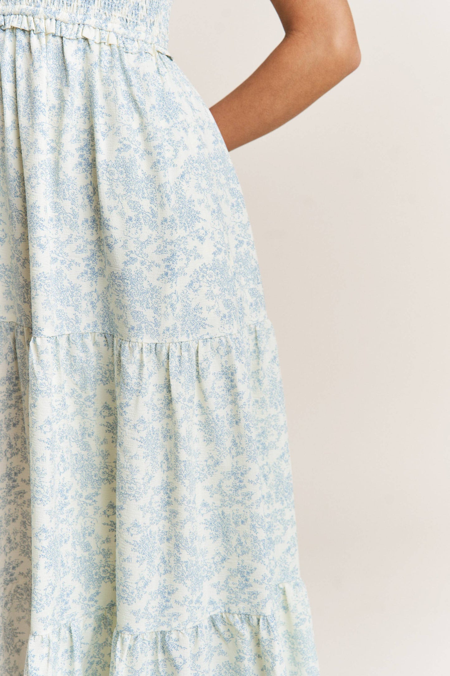 Empire Neck Line Floral Tiered Maxi Dress: Floral Blue / S
