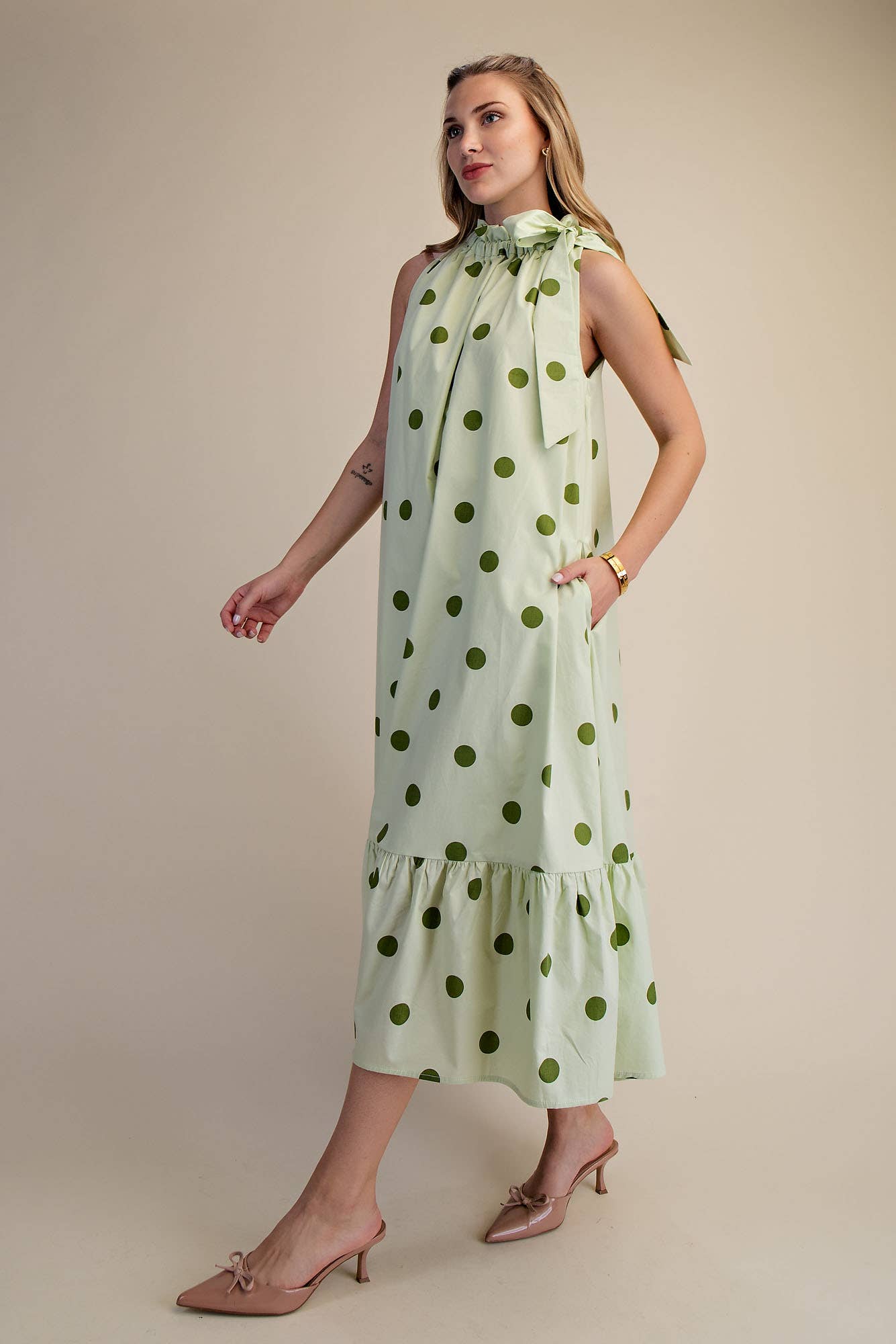 Ruffle Neck Tie Sleeveless Polka Dot Midi Dress: Blue / S
