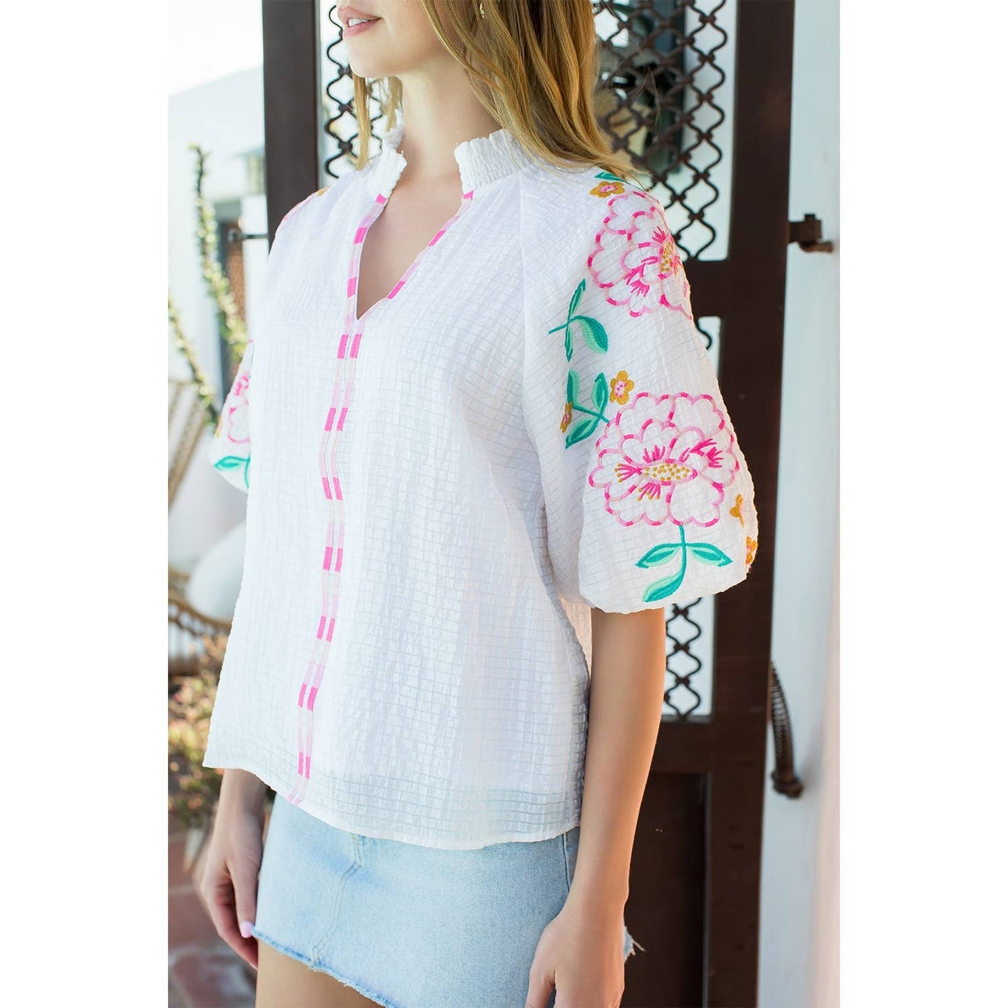 Embroidered Puff Sleeve Textured Top: WHITE / XS-S-M-L(1-2-2-1)