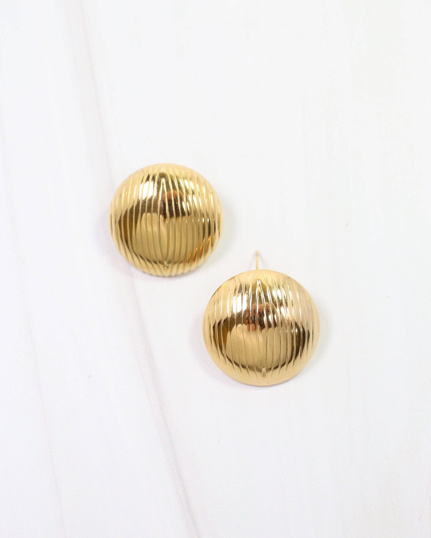 Draw the Line Earring Gold: Default