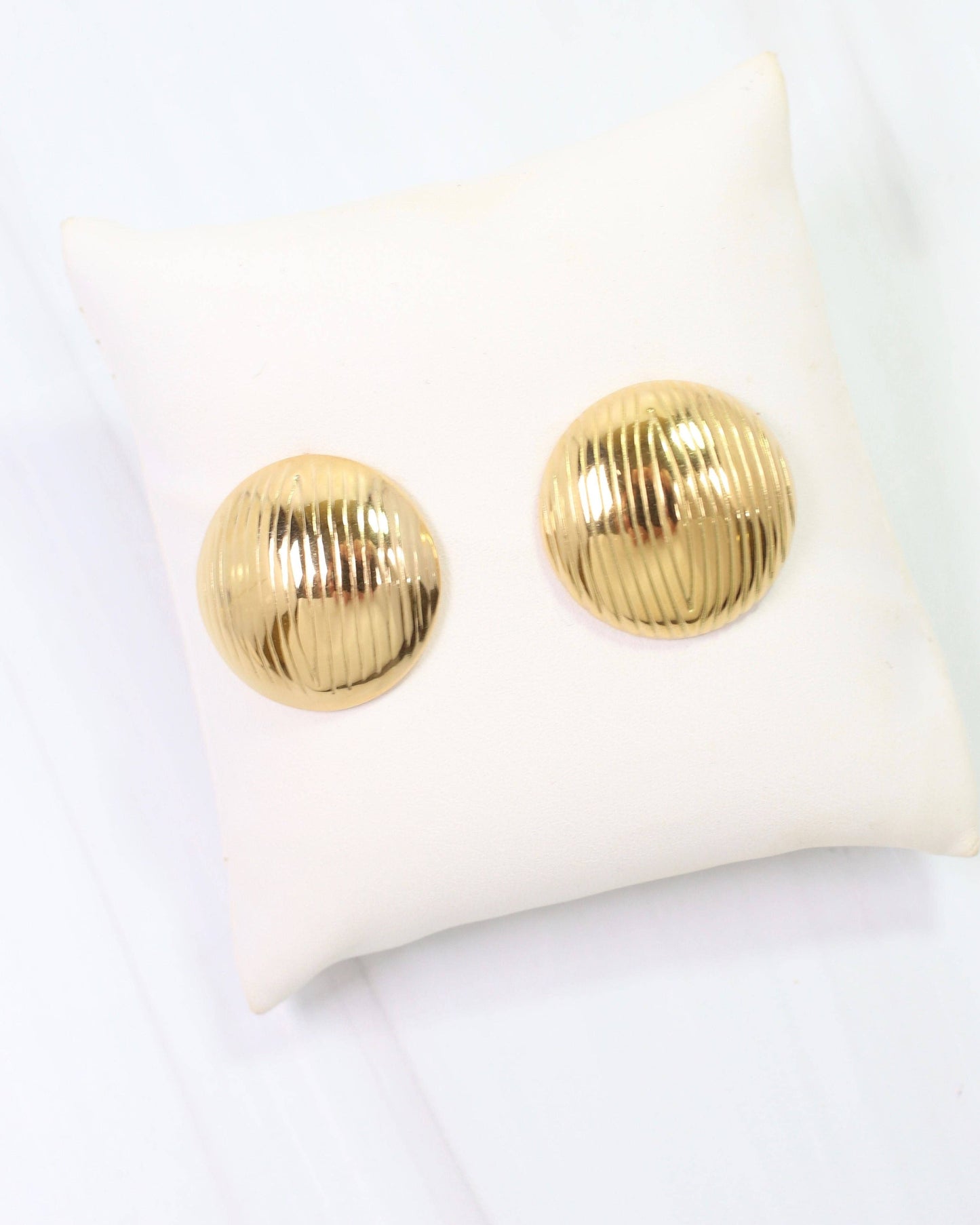 Draw the Line Earring Gold: Default