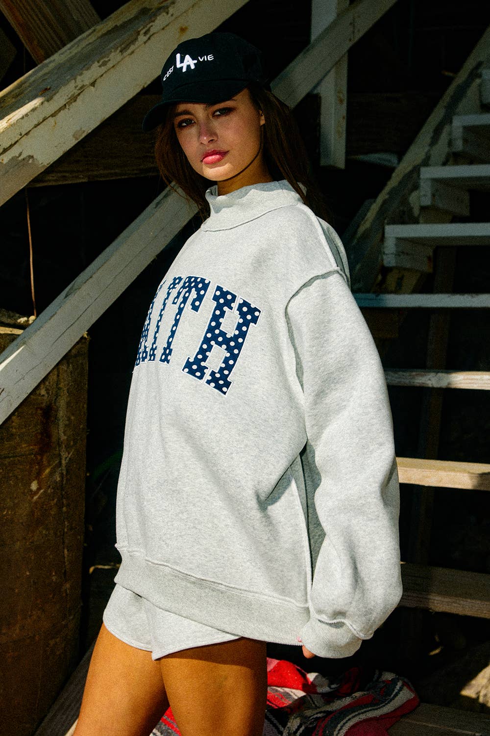 IT2594E-FAITH Embroidered Polka-Dot Mock Neck Sweatshirt : H.GREY/POLKA DOT / S/M-L/XL (3-3)